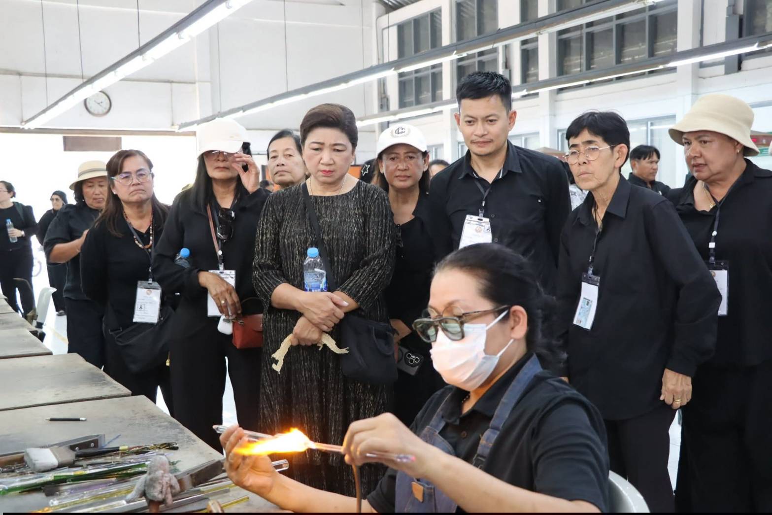 title - เที่ยวอยุธยา อย่าลืมแวะเข้ามาชมงานศิลปหัตถกรรมและงานศิลป์ ที่ ศูนย์ส่งเสริมและพัฒนาพัฒนาอาชีพเสริมนอกภาคการเกษตร (ศูนย์ศิลปาชีพบางไทรฯ (เดิม))